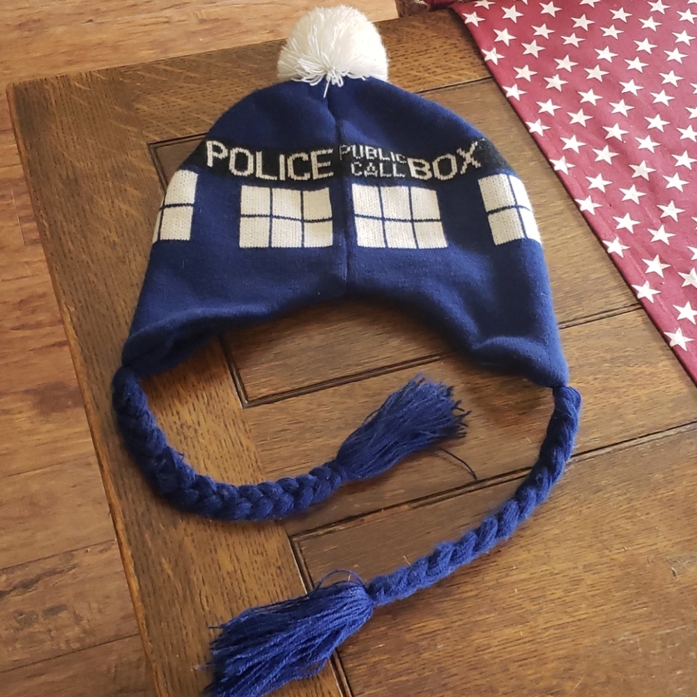 Beenie hat Doctor Who with braids